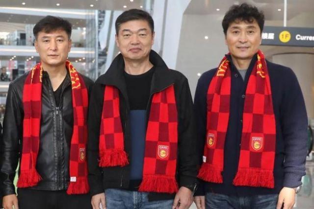 乐鱼体育在线网址-【2021中超巡礼】河北队将迎最艰难一年 双重保卫战